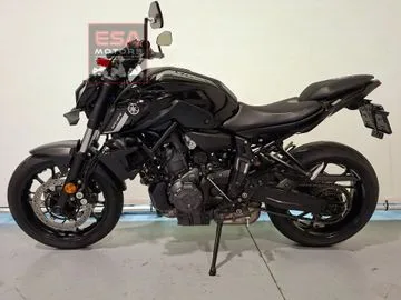 YAMAHA MT 07 (2023) — foto 1