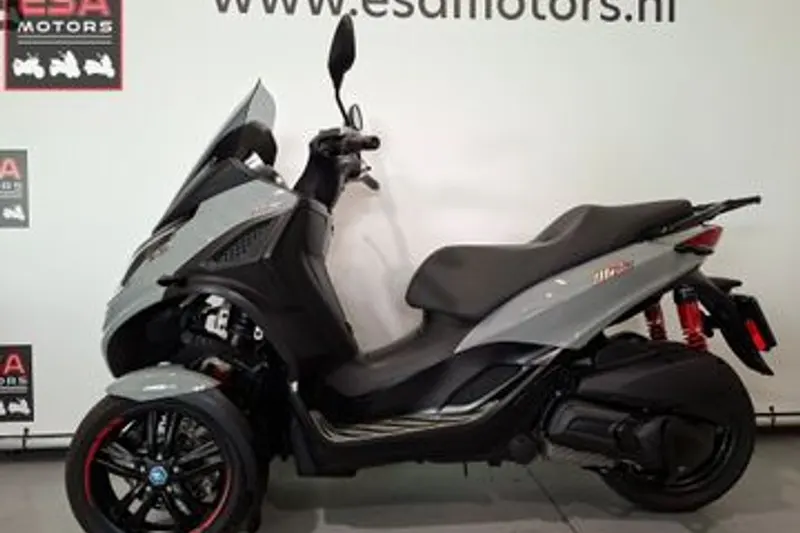 Piaggio MP3 300 HPE (2022)