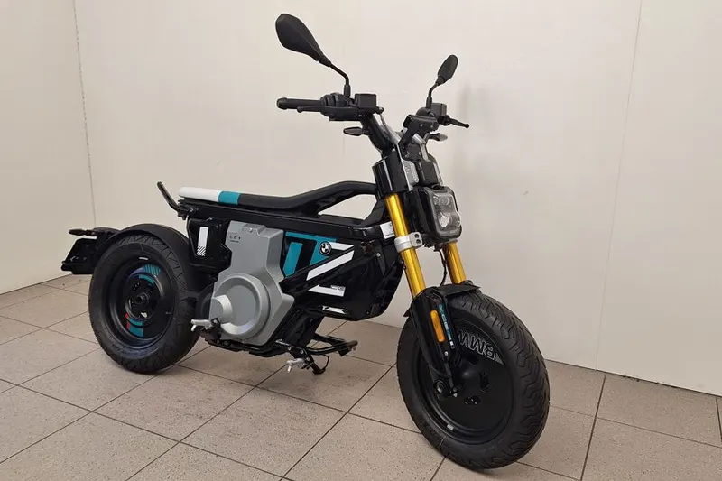 BMW CE 02 AM (2025)