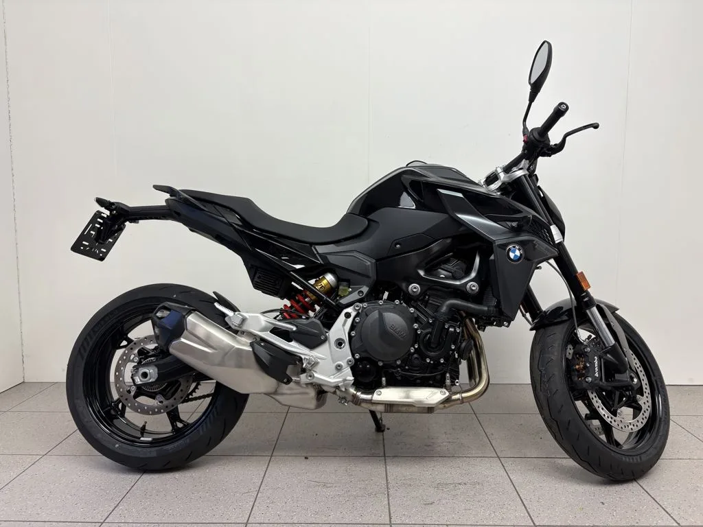BMW F 900 R (2026) — foto 1