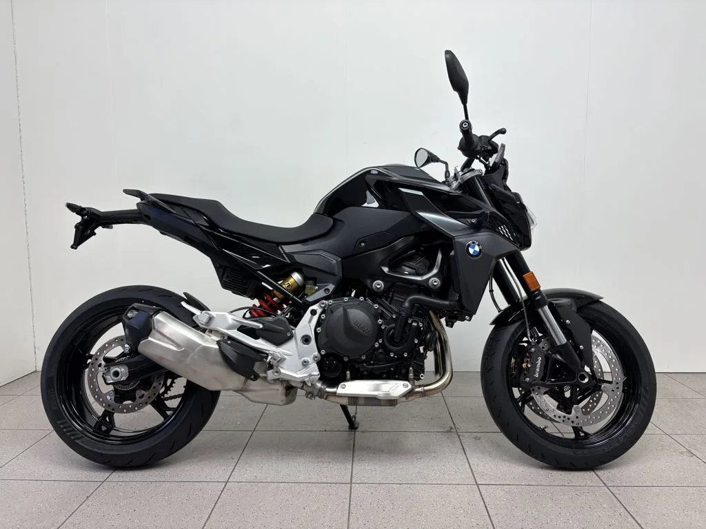 BMW F 900 R (2025) — foto 1