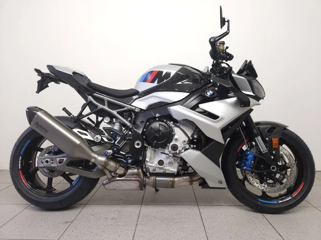BMW M 1000 R (2026) — foto 1