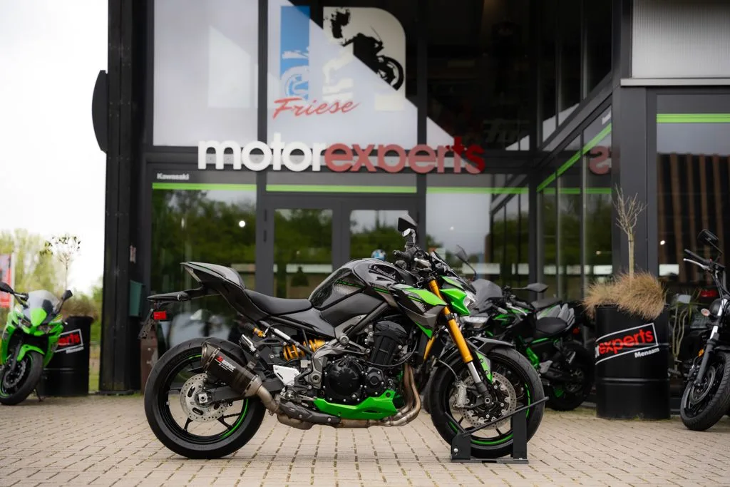 Kawasaki Z900 SE Performance (2023) — foto 1