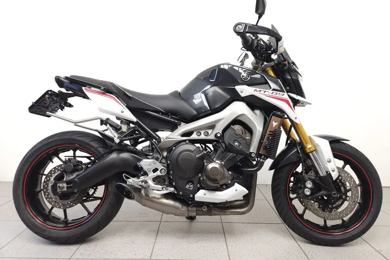 Yamaha MT-09 (2015)