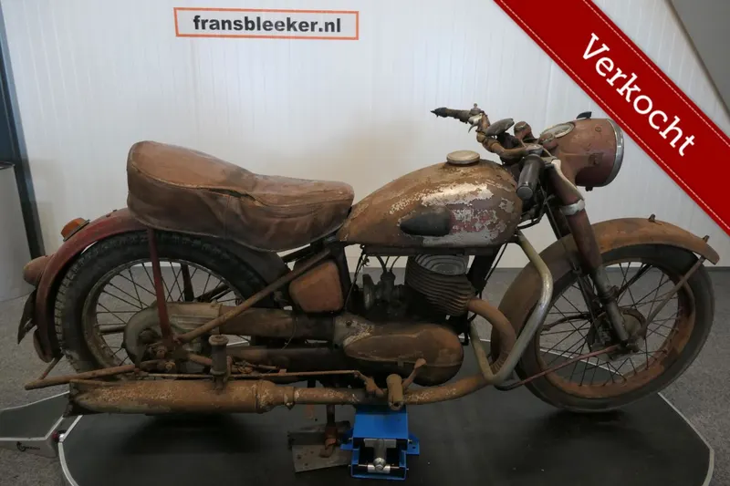 Triumph Restauratie object (1951)