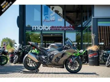 Kawasaki Ninja ZX-10RR (2025) — foto 1
