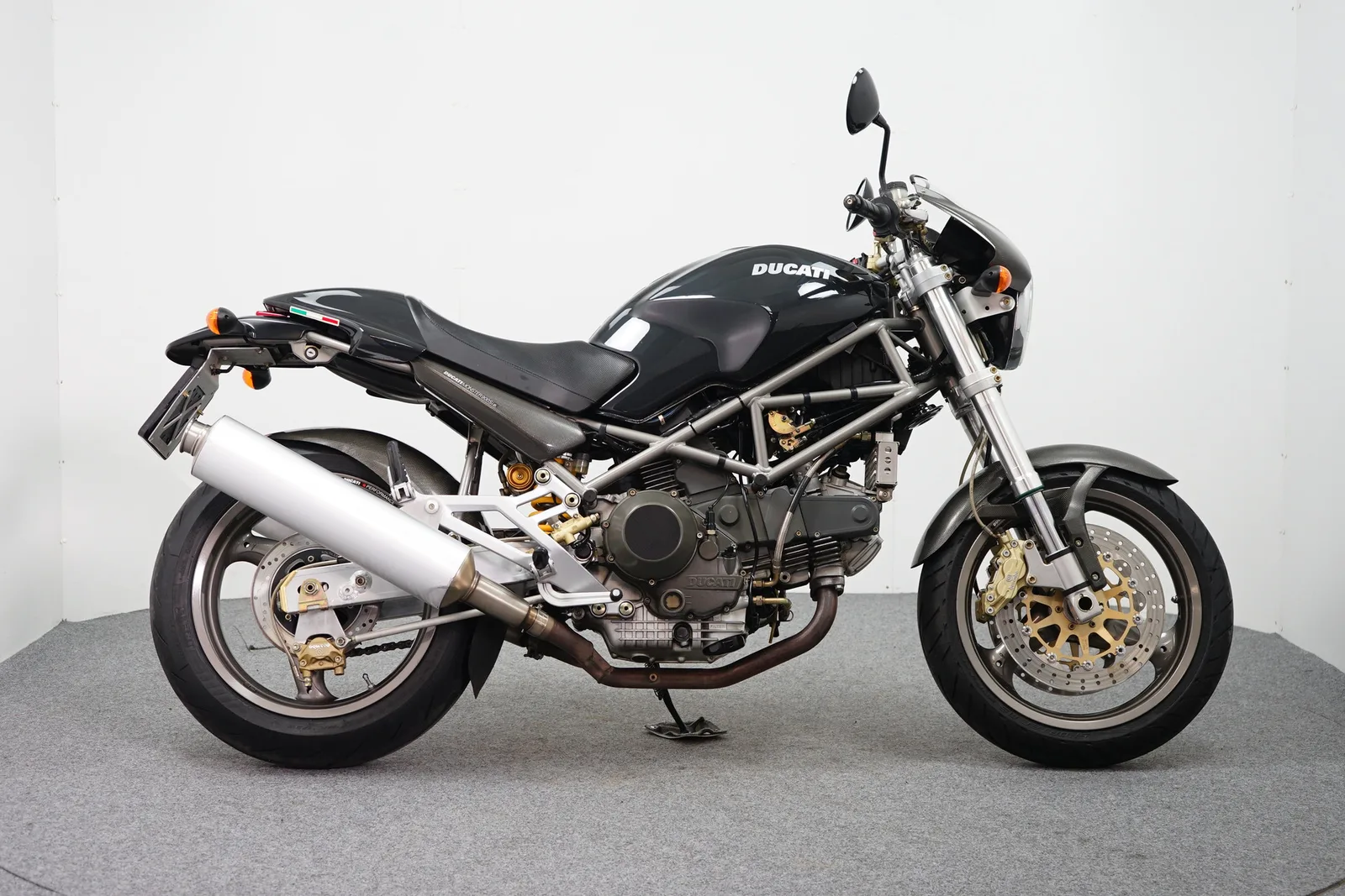 Ducati Monster 900 (2000) — foto 1