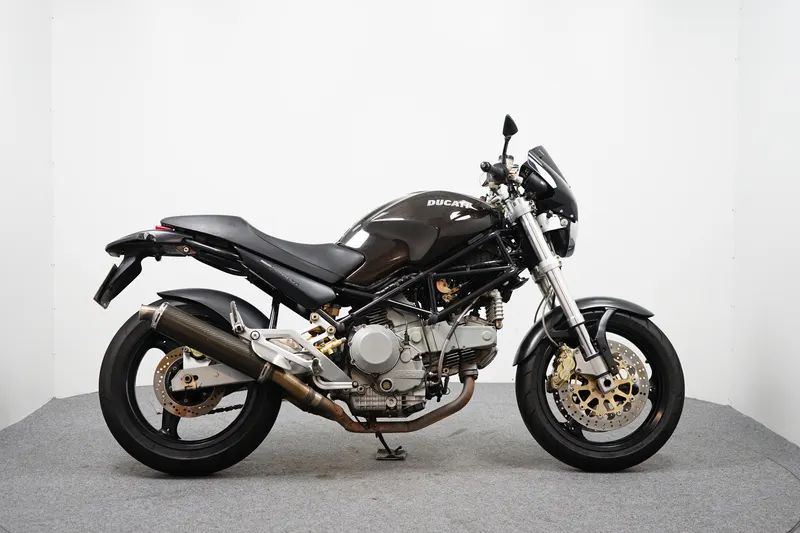 Ducati Monster 900 (2001)