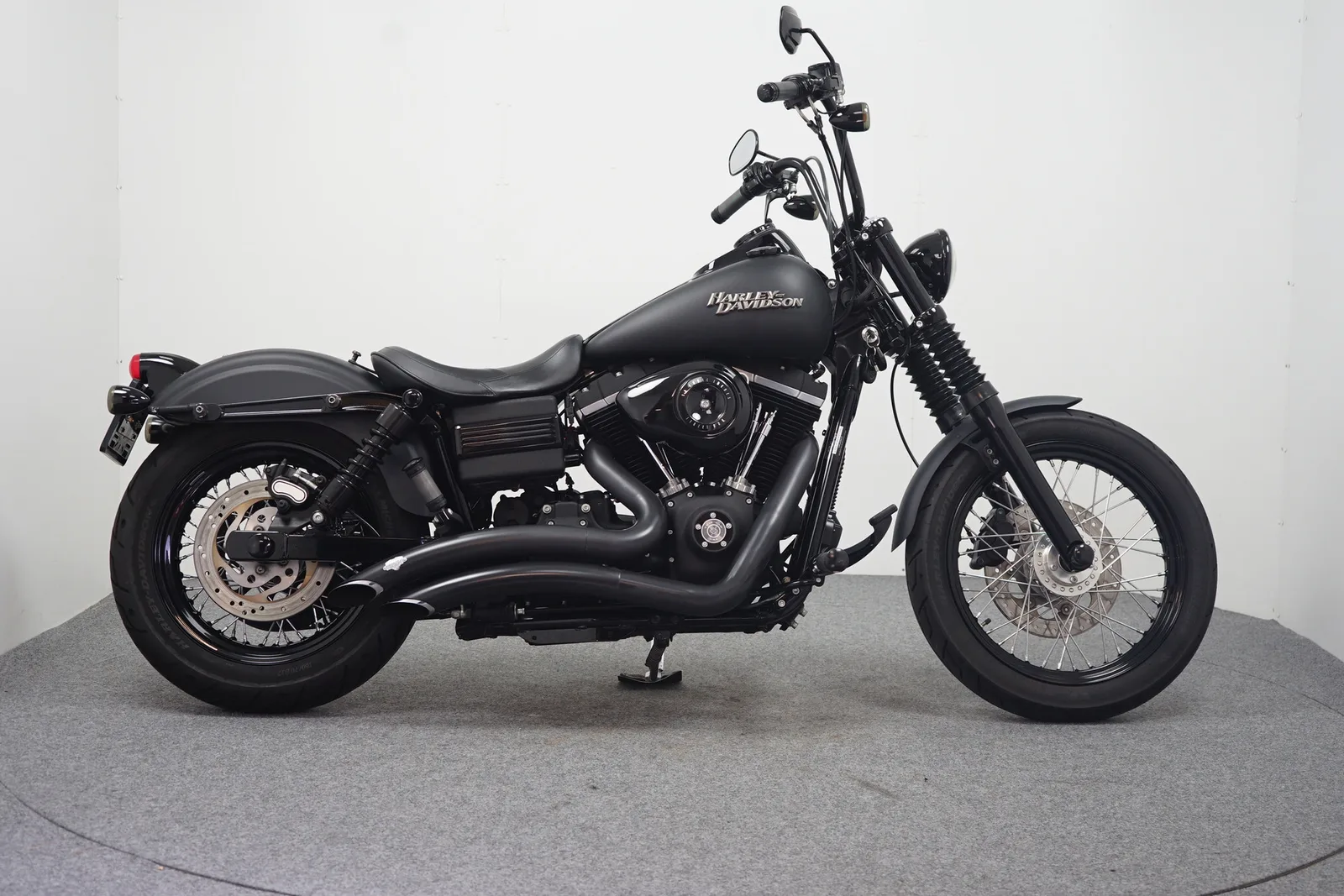 Harley-Davidson Dyna Street BOB (2010) — foto 1