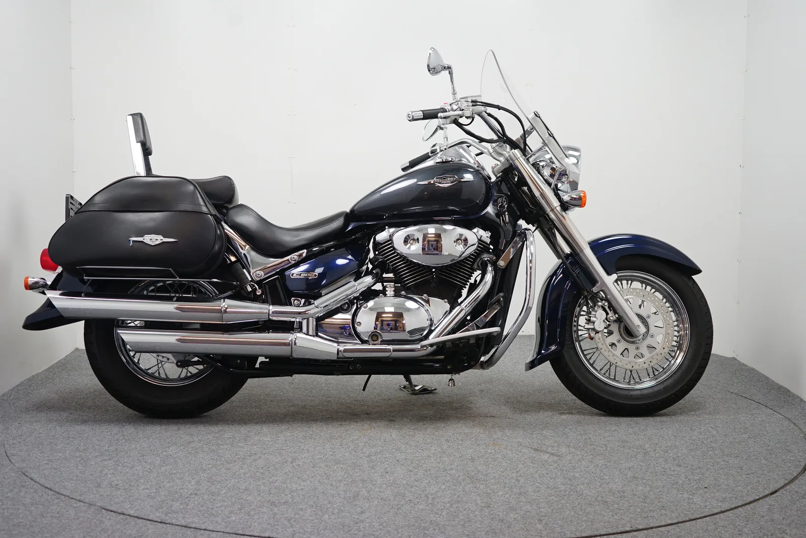Suzuki C 800 INTRUDER (2006) — foto 1