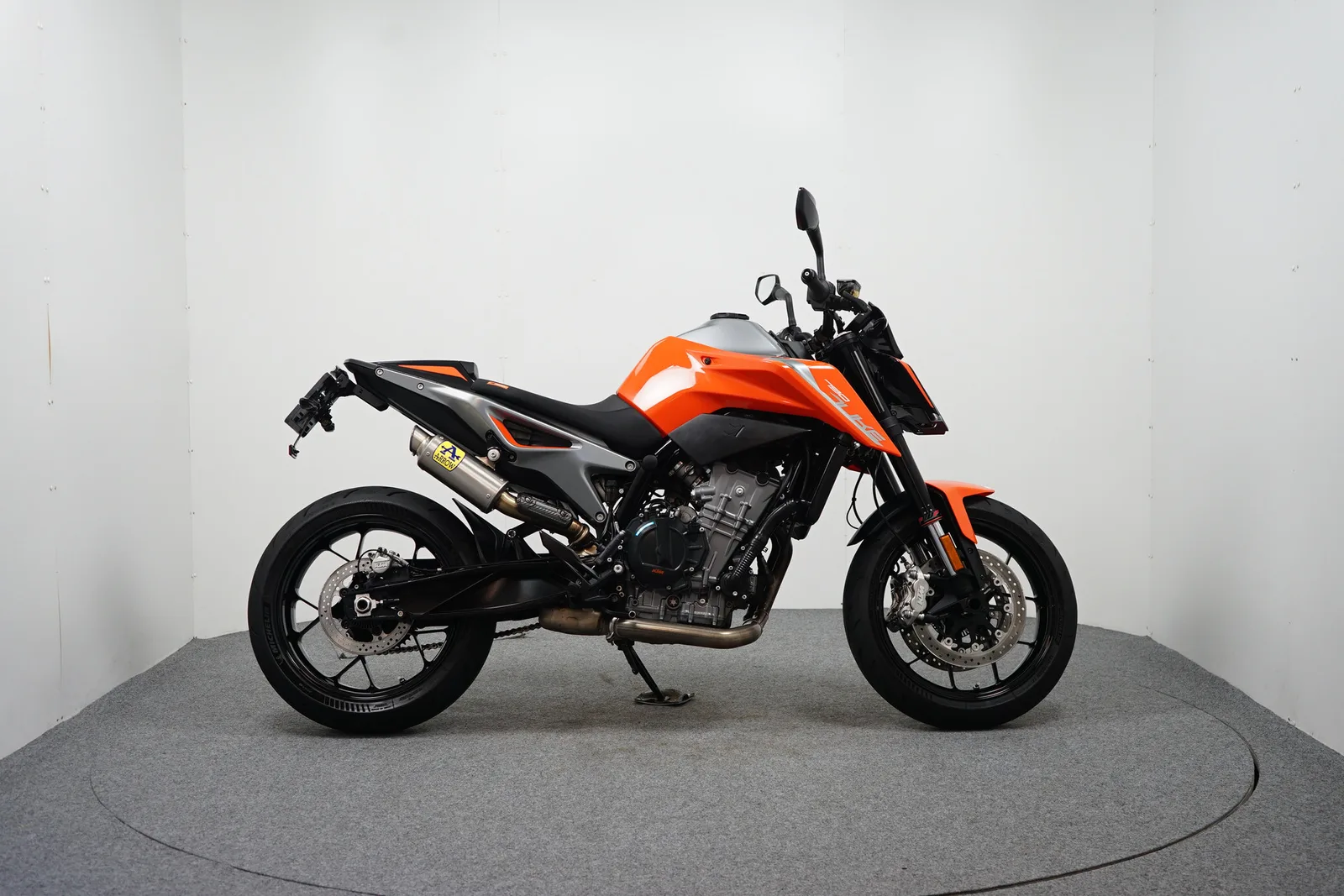 Triumph Speed Triple 1050 (2016) — foto 1
