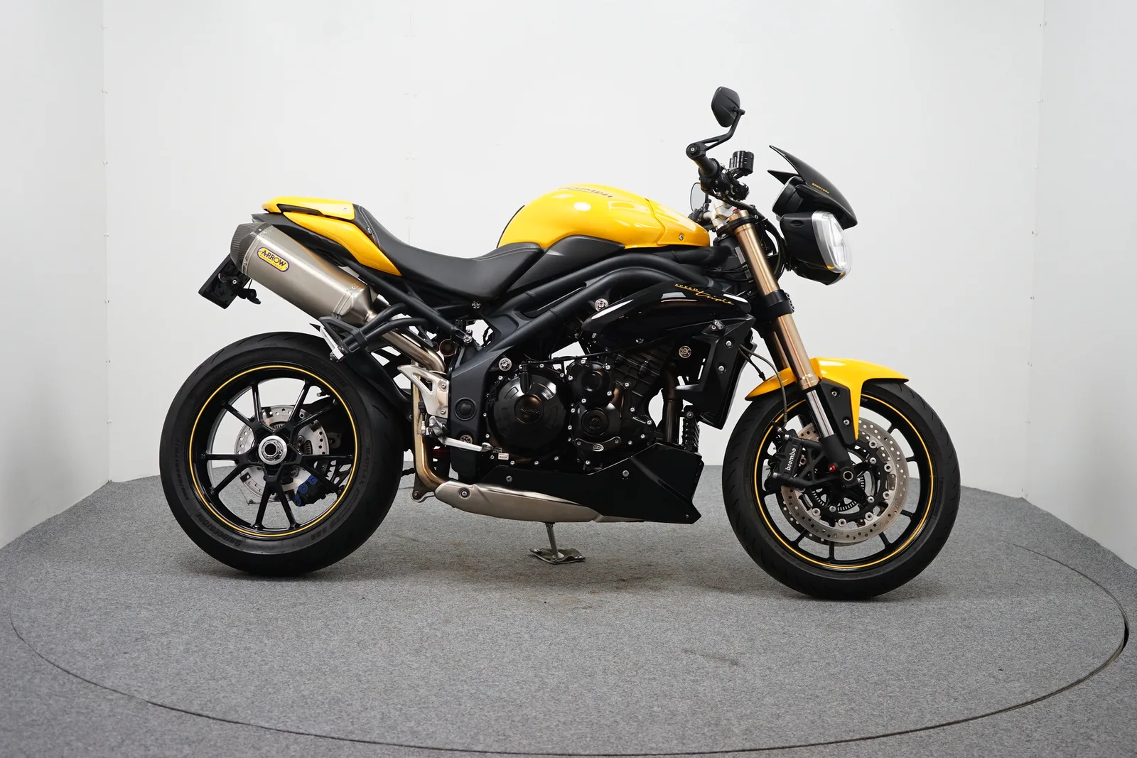 Triumph SPEED TRIPLE 1050 (2016) — foto 1