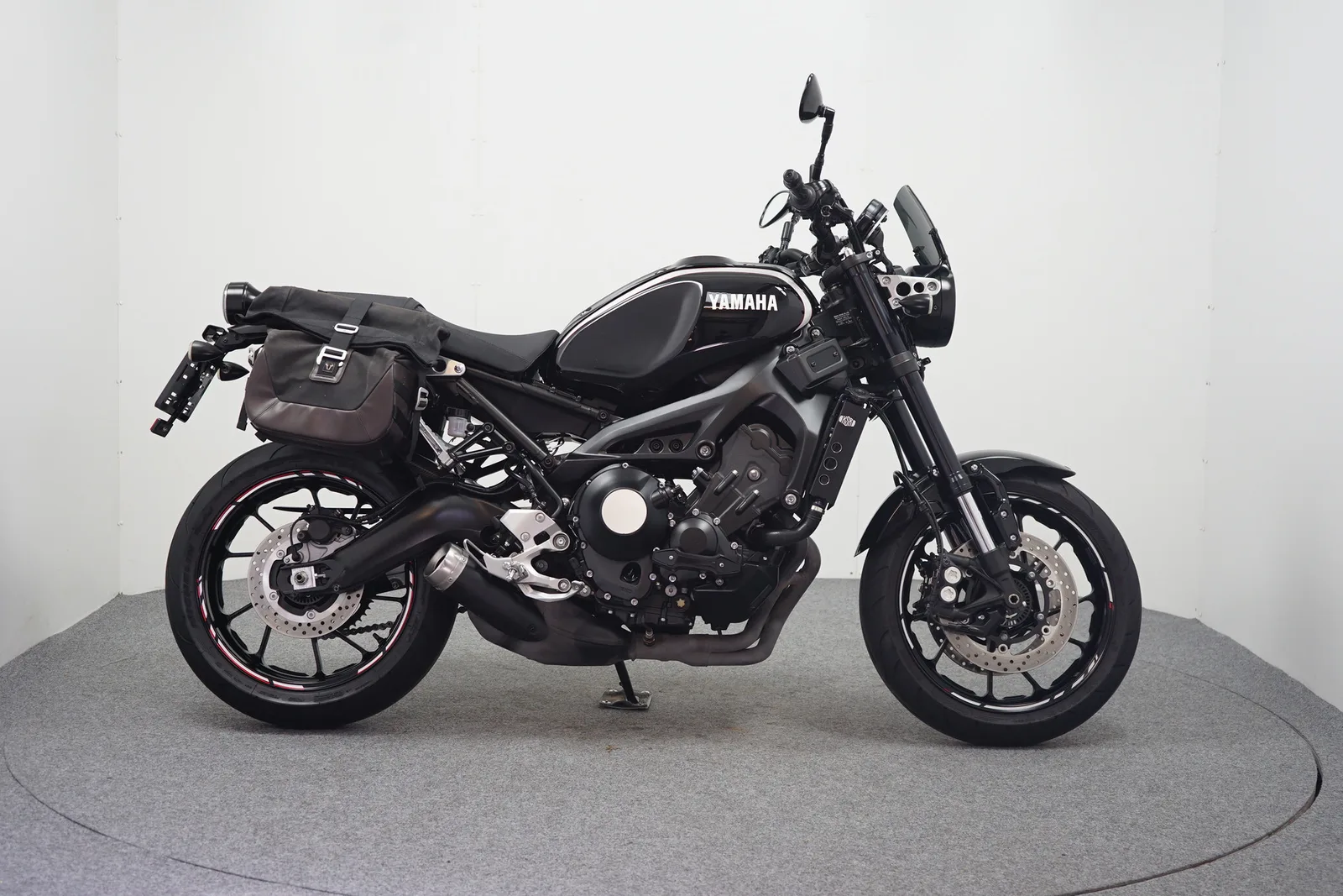 Yamaha XSR900 (2017) — foto 1