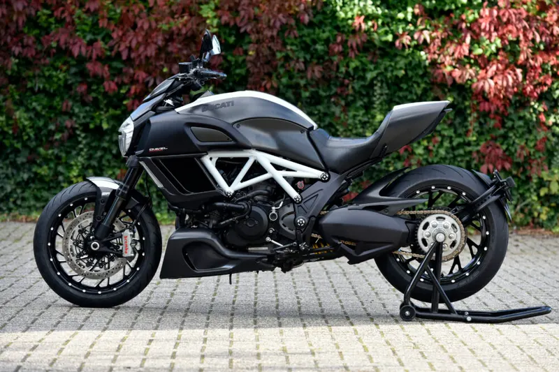 Ducati Diavel (2016)
