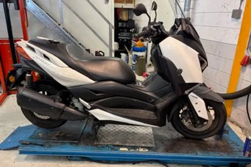 Yamaha X-MAX 300 (2018)