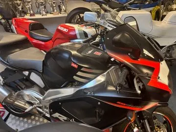 APRILIA RSV 1000 R (2000) — foto 1