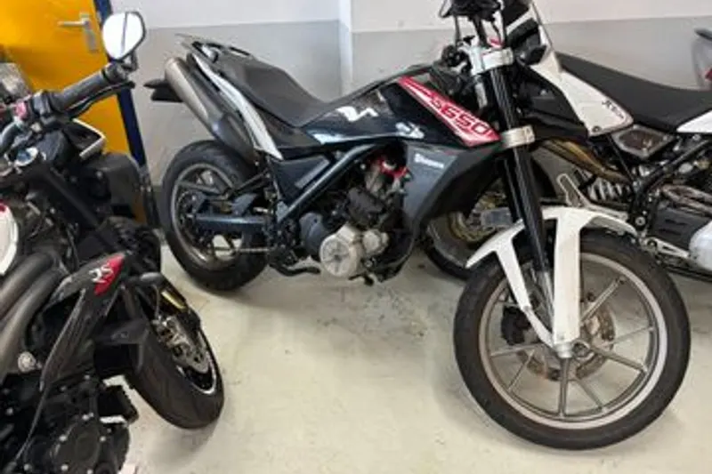 Husqvarna TR 650 Strada (2012)