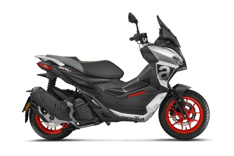 Aprilia SR GT (2024)