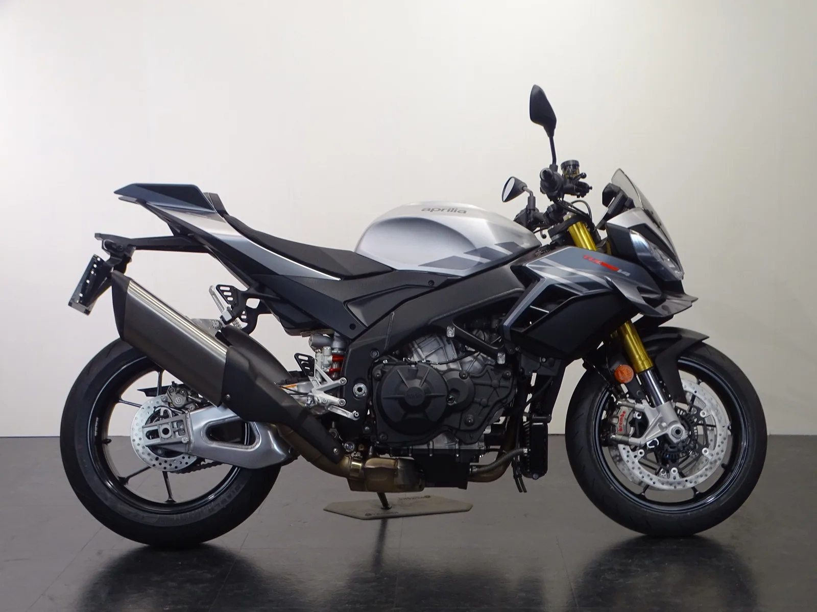 Aprilia Tuono V4 1100 (2025) — foto 1