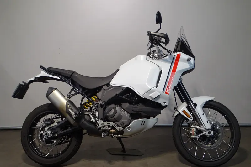 Ducati DesertX (2022)