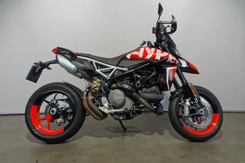 Ducati Hypermotard 950 RVE (2023)