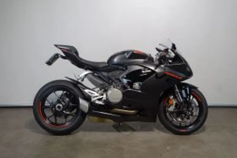 Ducati PANIGALE V2 (2024)