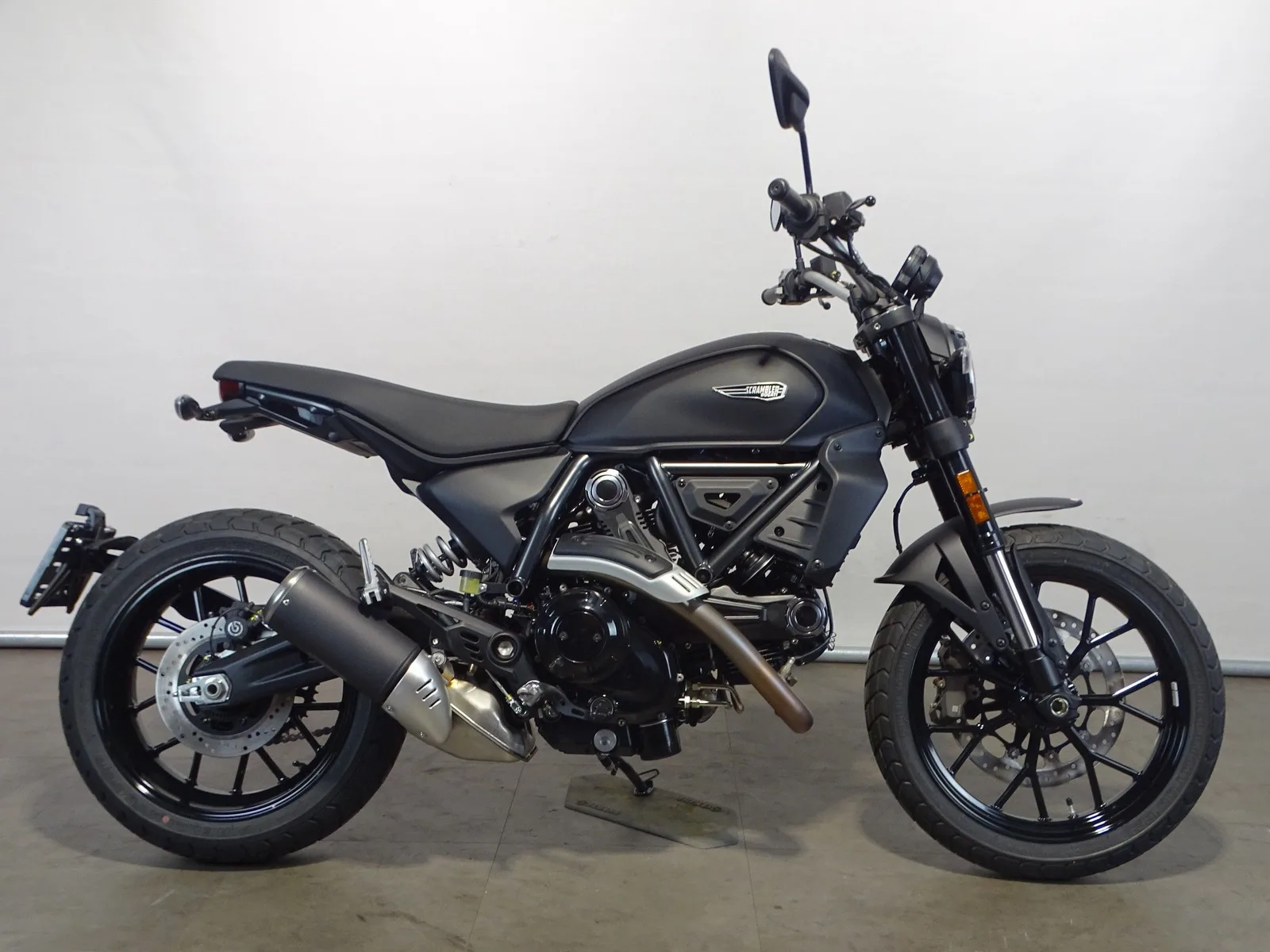 Ducati SCRAMBLER DARK (2025) — foto 1
