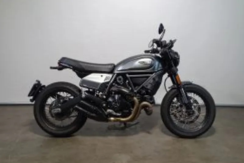 Ducati Scrambler Nightshift (2022)