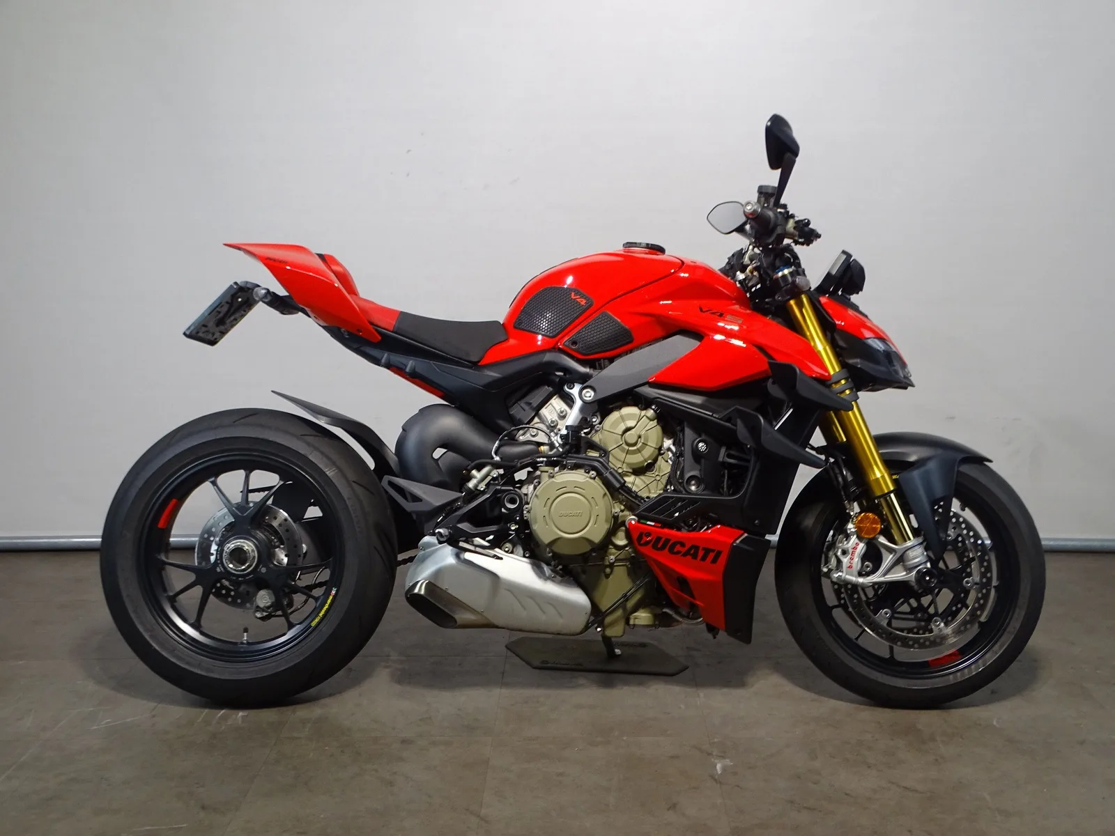 Ducati Streetfighter V4S (2023) — foto 1