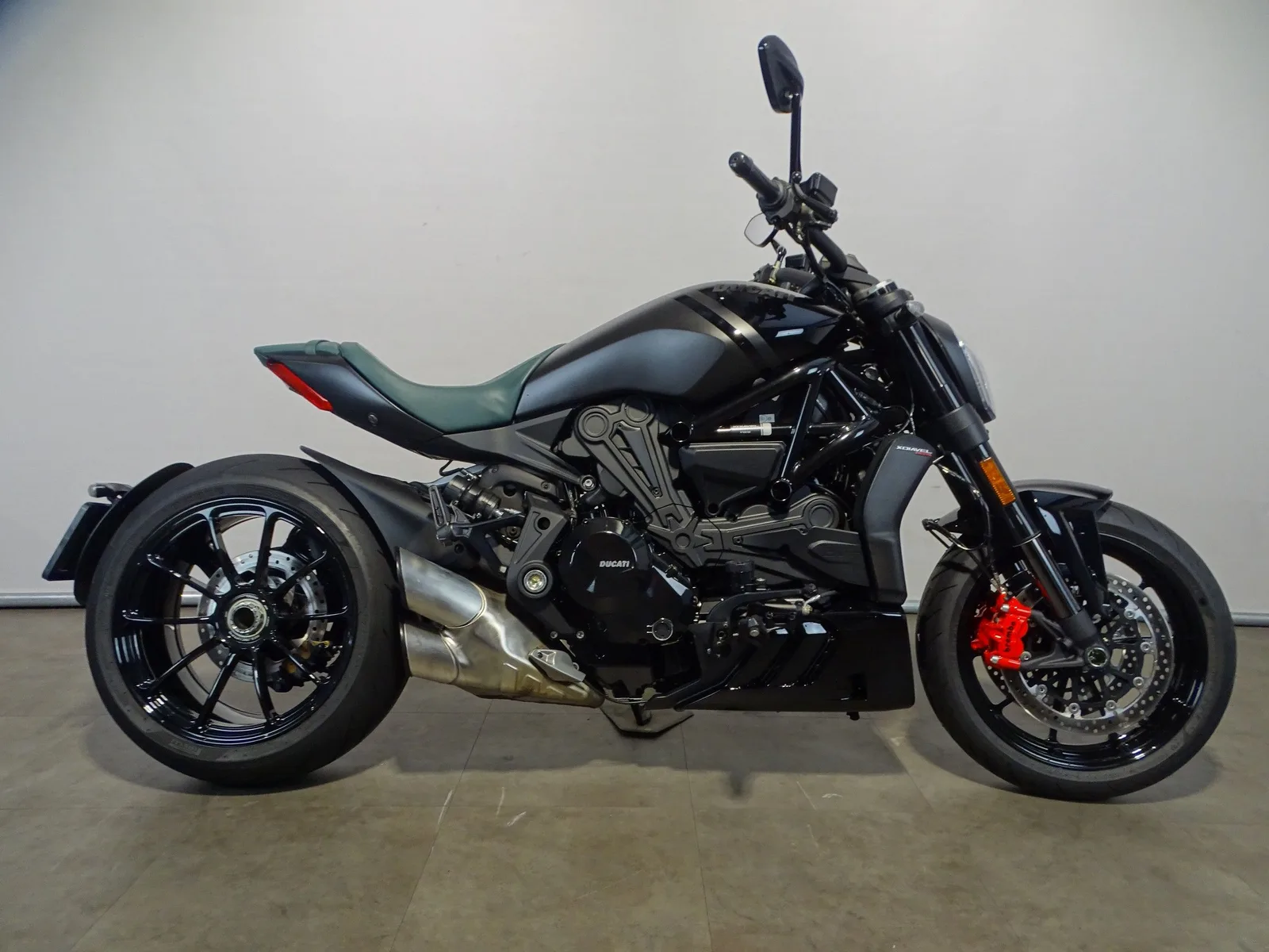 Ducati Xdiavel Nera (2022) — foto 1