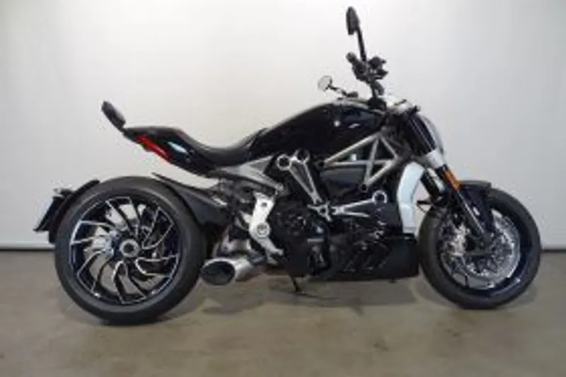 Ducati XDIAVEL S (2016)