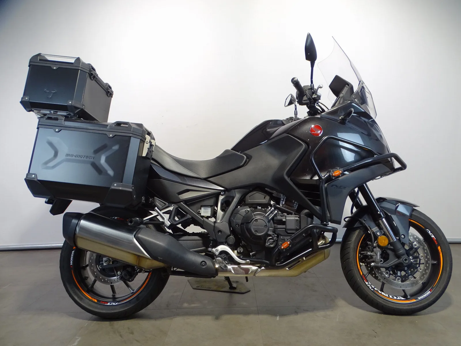 Honda NT 1100 (2023) — foto 1