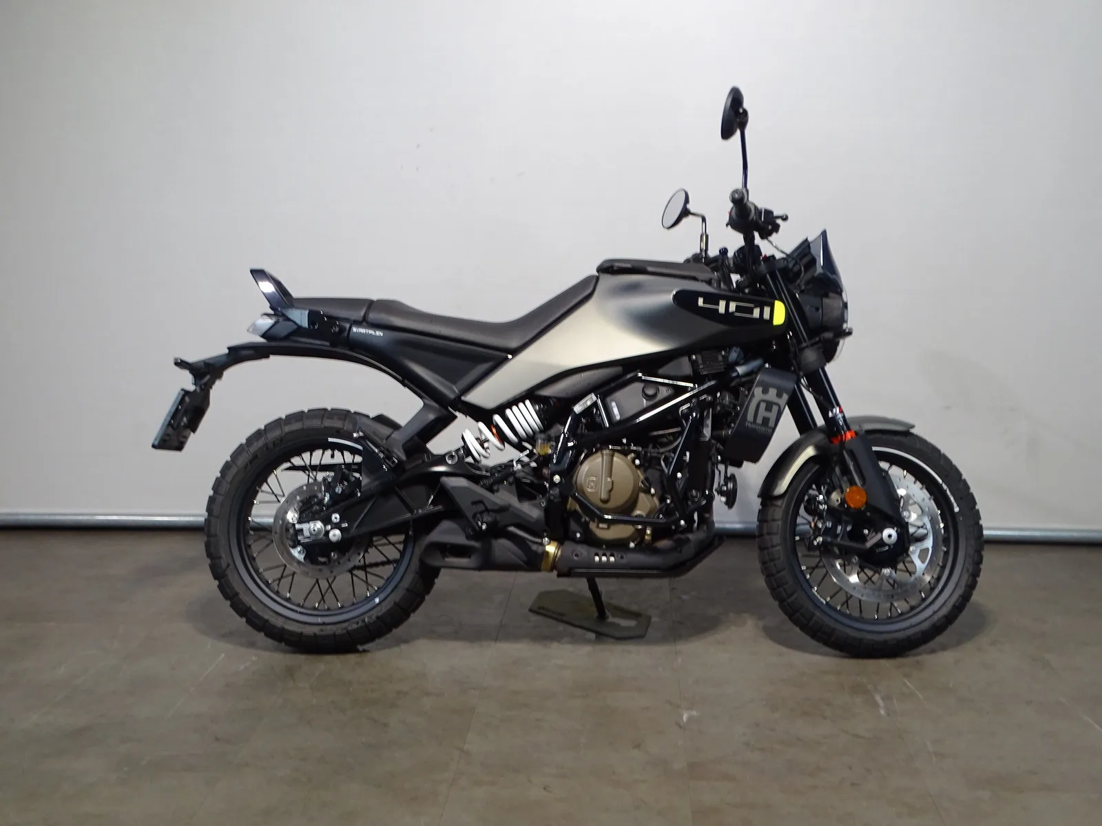 Husqvarna 401 SVARTPILEN (2026) — foto 1