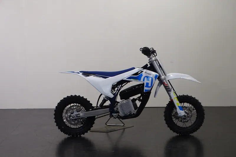 Husqvarna EE 3 (2025)