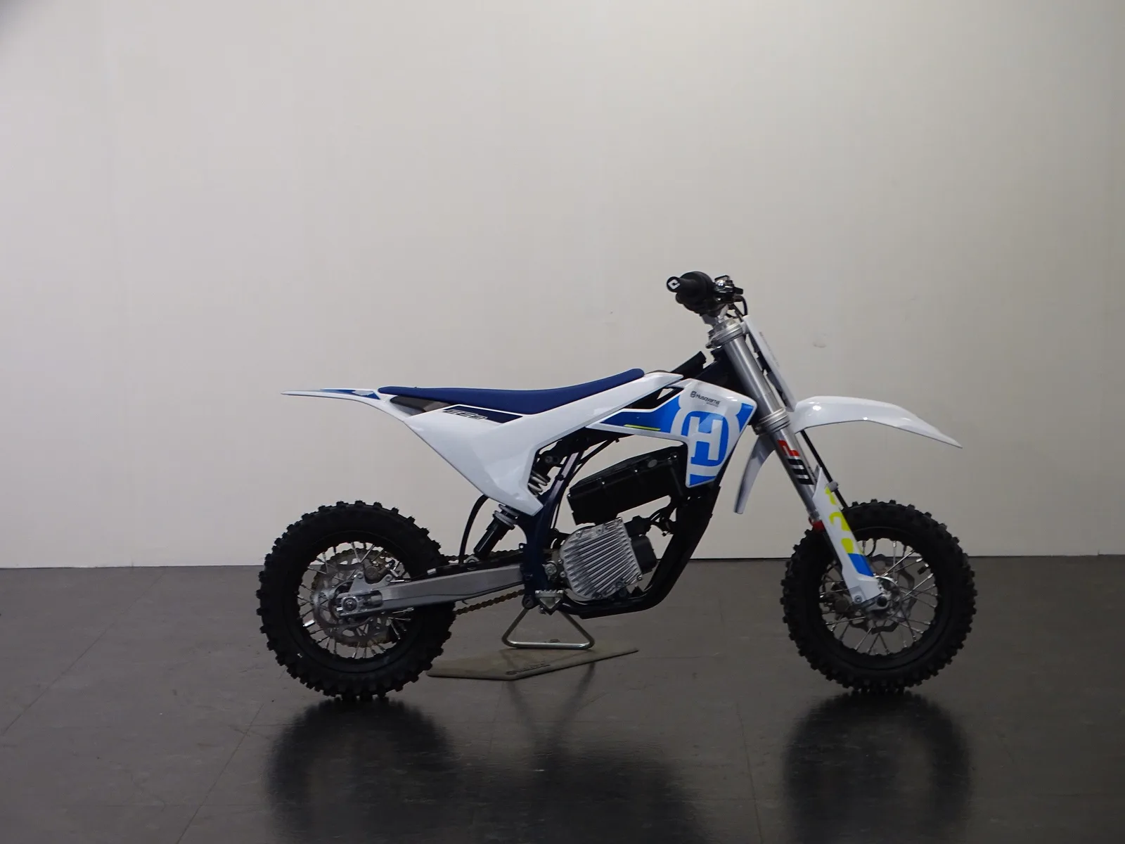 Husqvarna EE 3 (2025) — foto 1