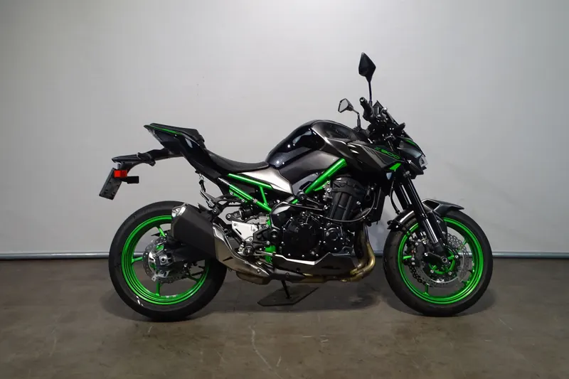 Kawasaki Z900 (2024)