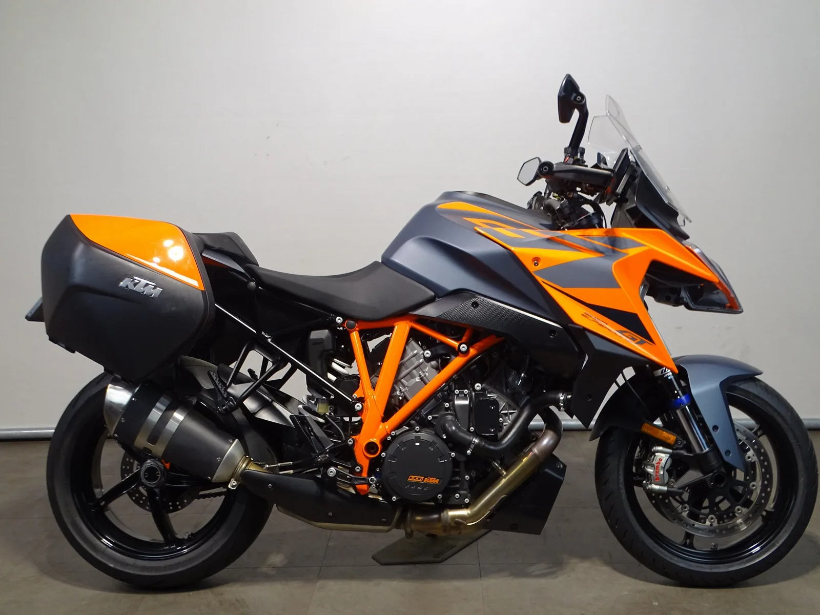 KTM 1290 Super Duke GT (2022) — foto 1