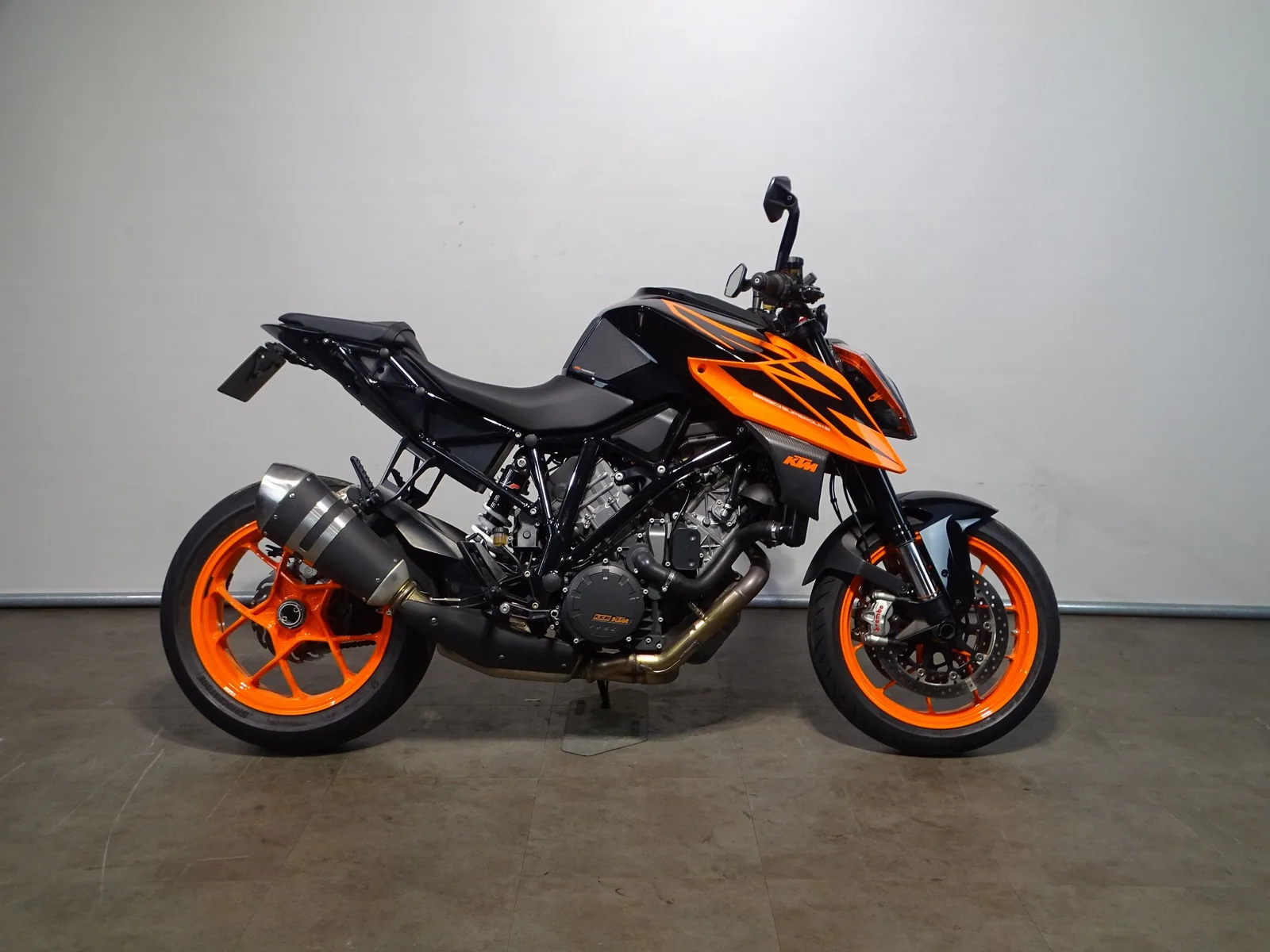 KTM 1290 SuperDuke R (2020) — foto 1
