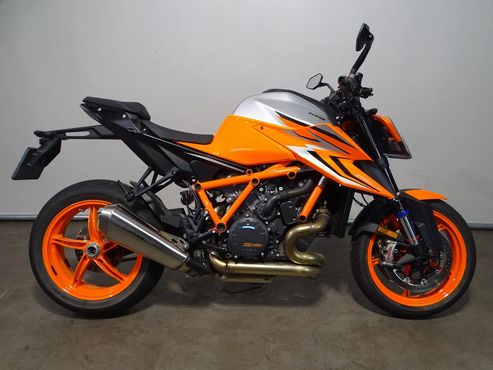 KTM 1290 SUPERDUKE R EVO (2026) — foto 1
