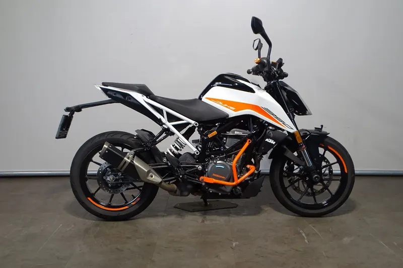 KTM 390 Duke (2023)