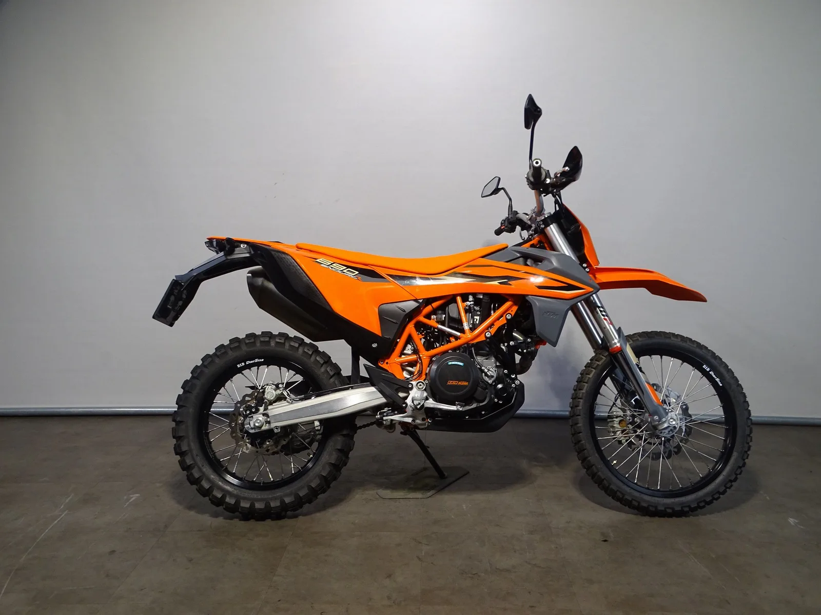 KTM 690 Enduro (2024) — foto 1