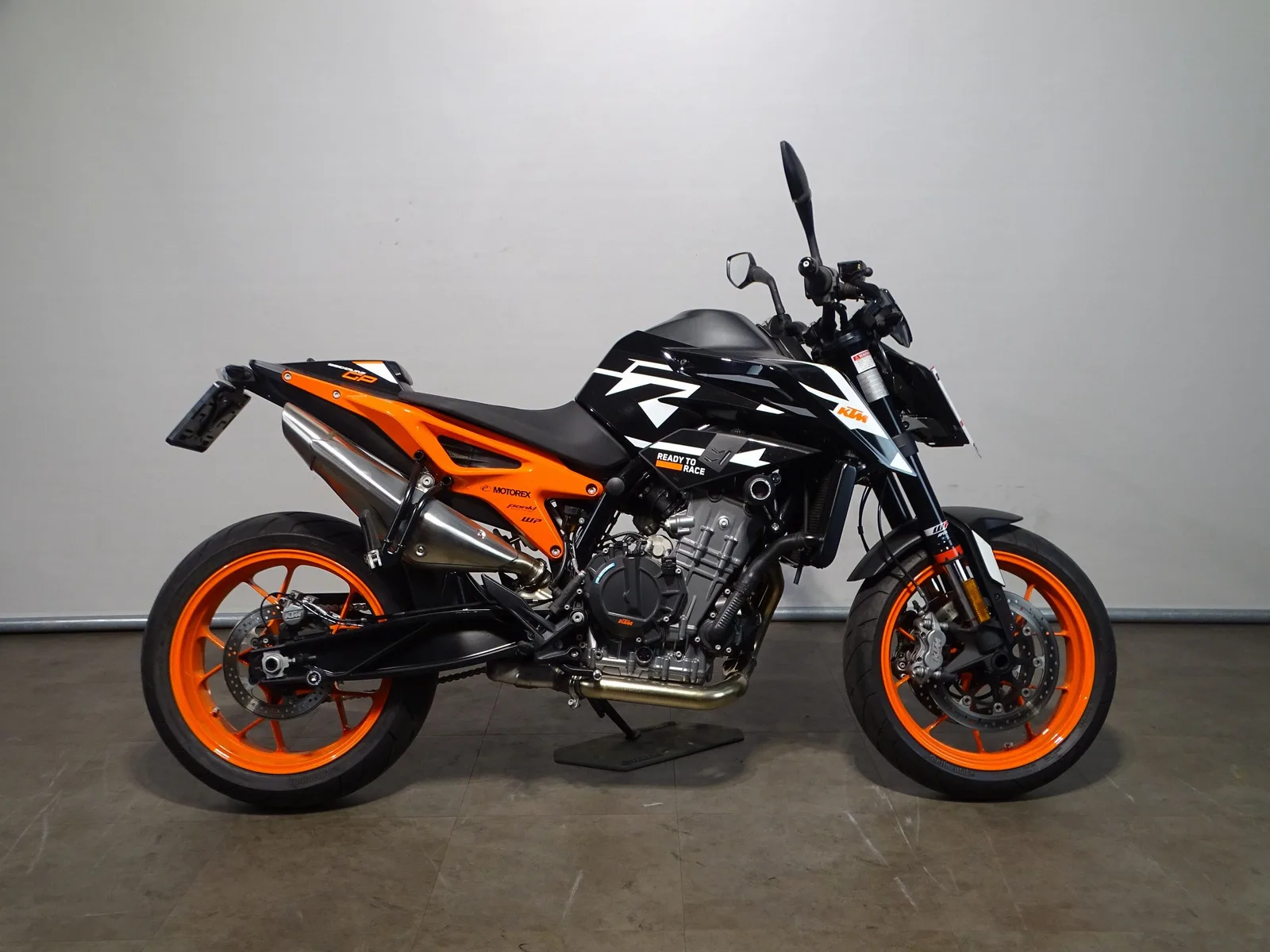 KTM 890 Duke GP (2024) — foto 1