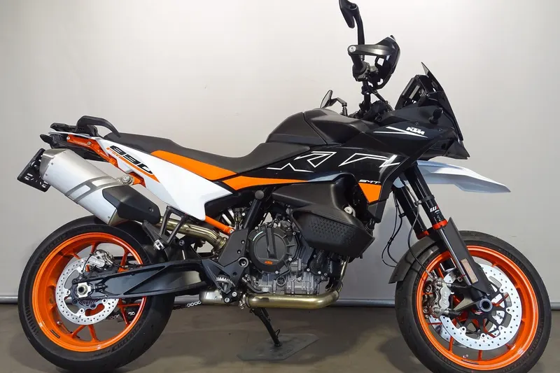 KTM 890 SMT (2024)