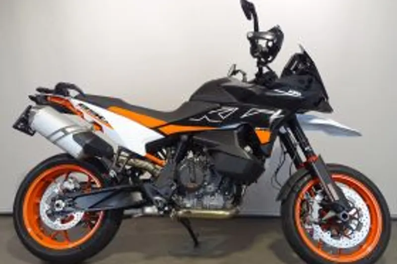 KTM 890 SMT (2024)