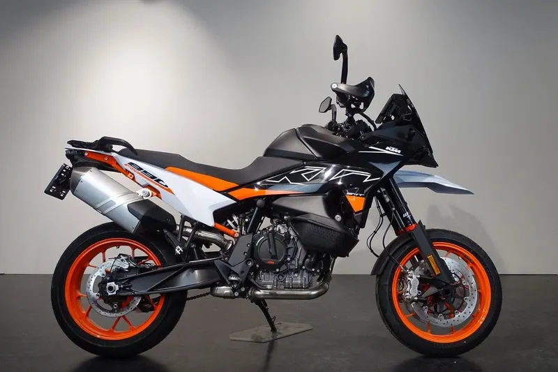 KTM 890 SMT (2024)
