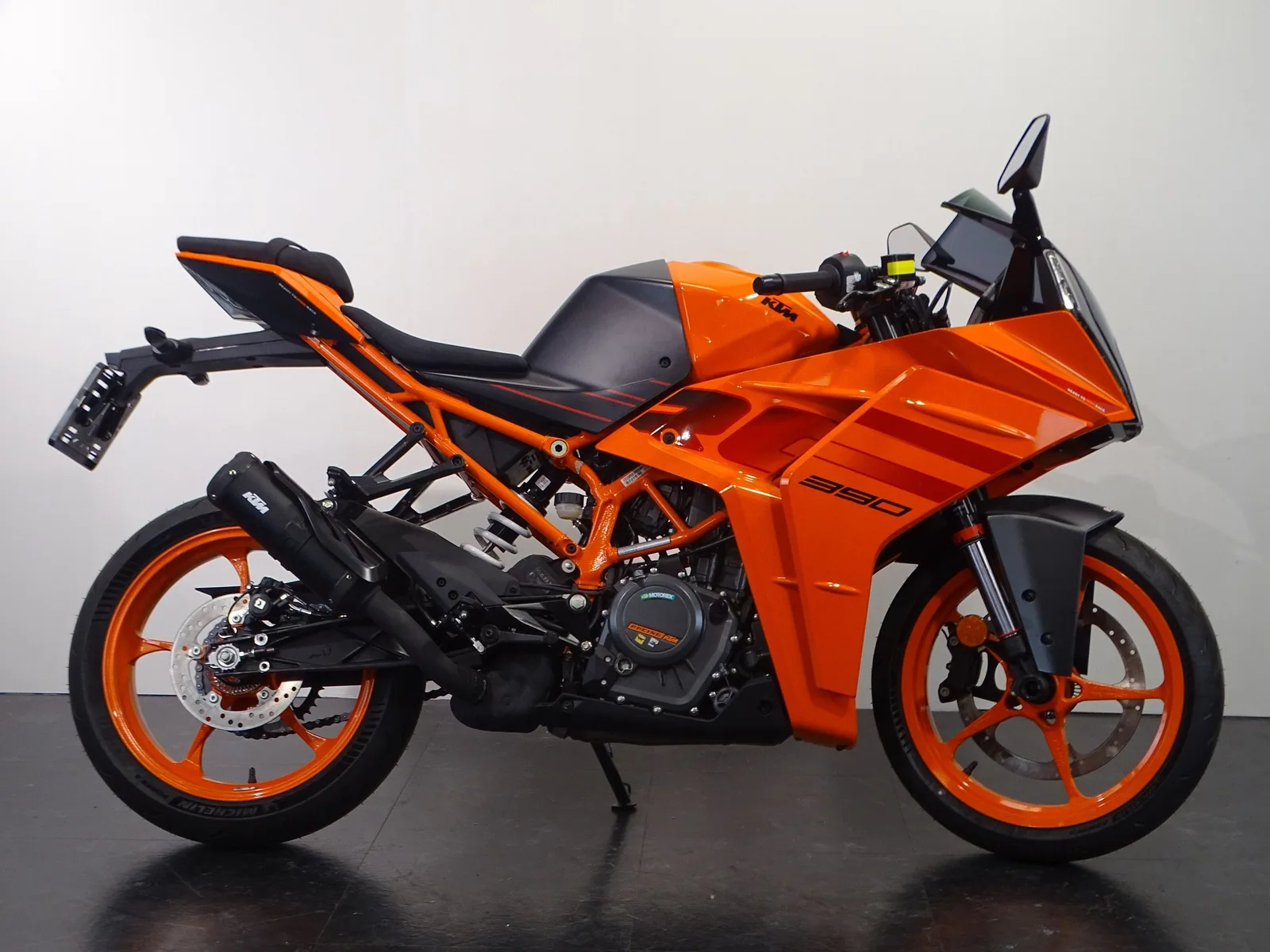 KTM RC 390 (2024) — foto 1