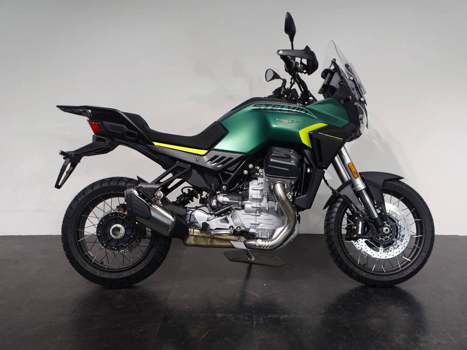 Moto Guzzi Stelvio (2026) — foto 1