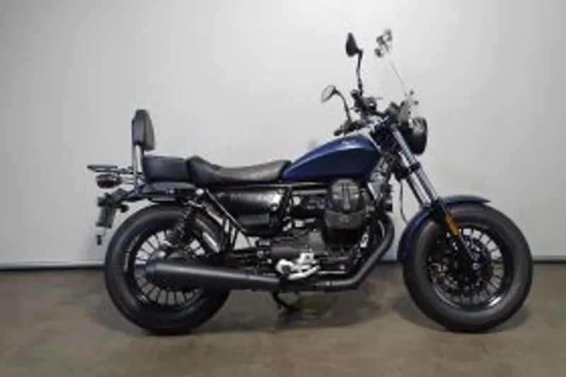 Moto Guzzi V V 9 BOBBER (2018)