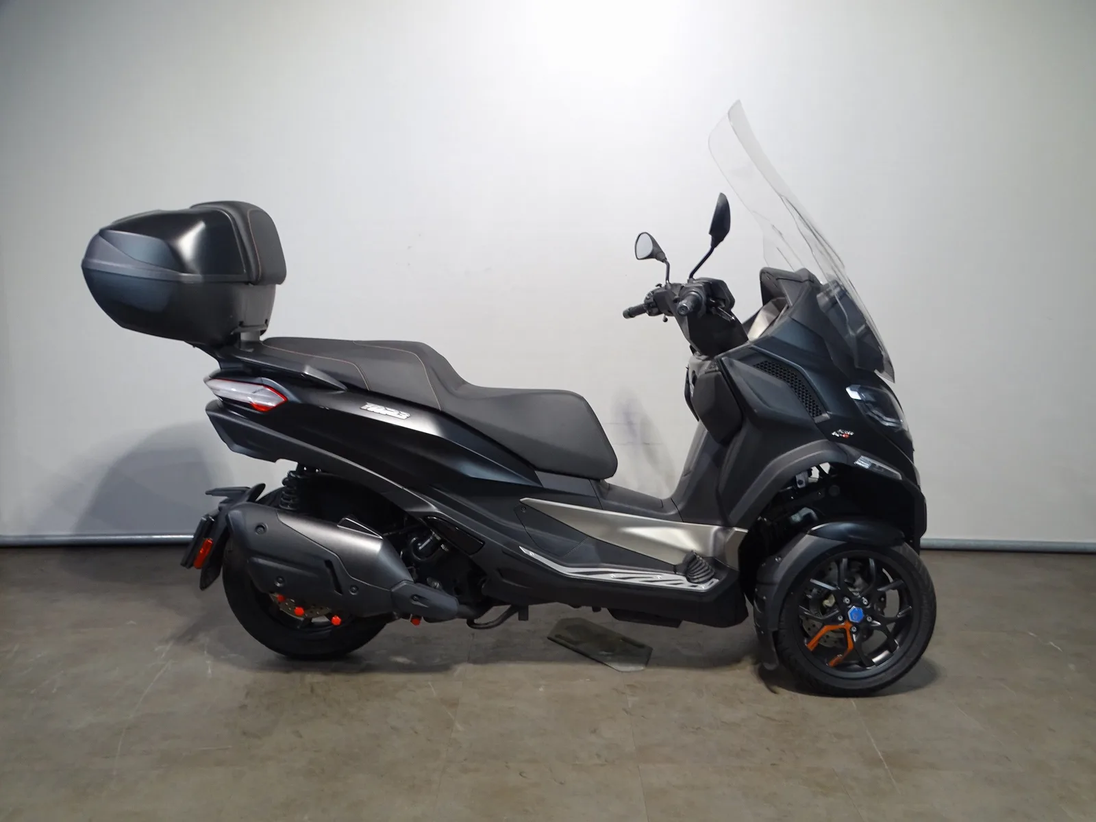 Piaggio MP3 EXCLUSIVE 530 HPE (2023) — foto 1