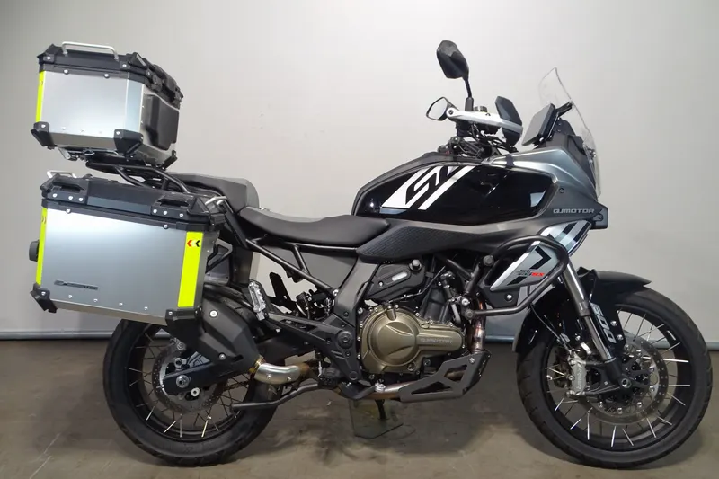 QJ Motor SRT 600 SX TOURING (2025)
